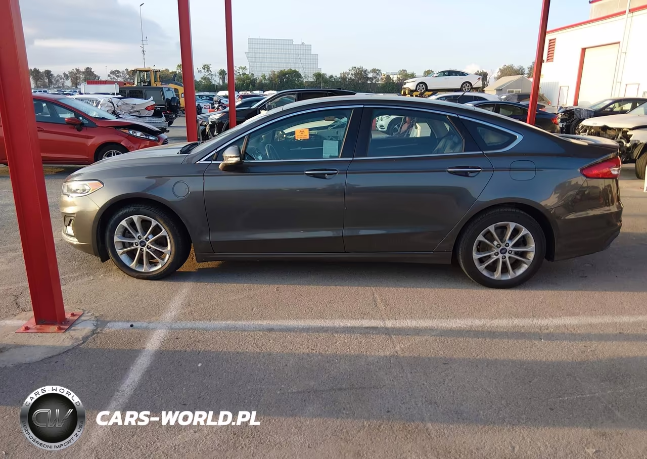 2019 Ford Fusion Energi Titanium VIN:3FA6P0SU9KR114576 - 14