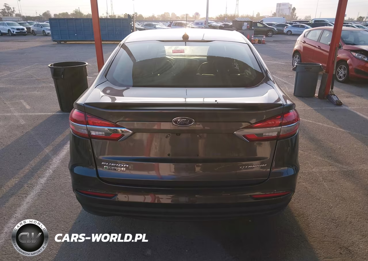 2019 Ford Fusion Energi Titanium VIN:3FA6P0SU9KR114576 - 16