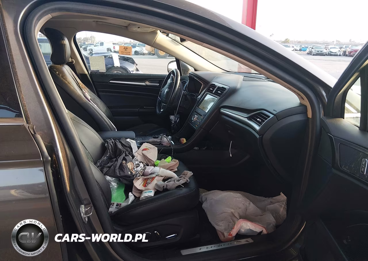 2019 Ford Fusion Energi Titanium VIN:3FA6P0SU9KR114576 - 5