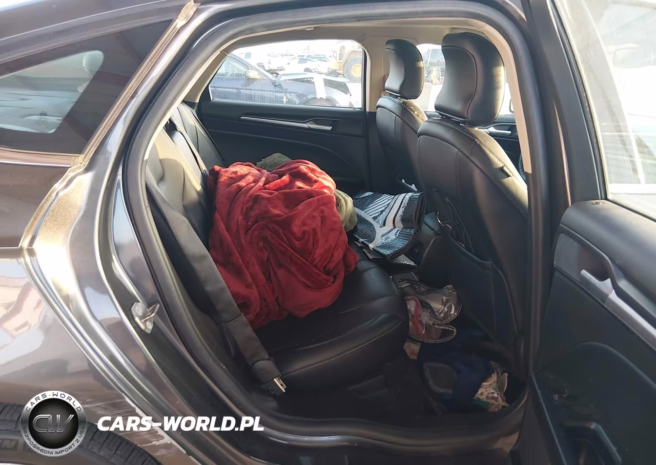 2019 Ford Fusion Energi Titanium VIN:3FA6P0SU9KR114576 - 8