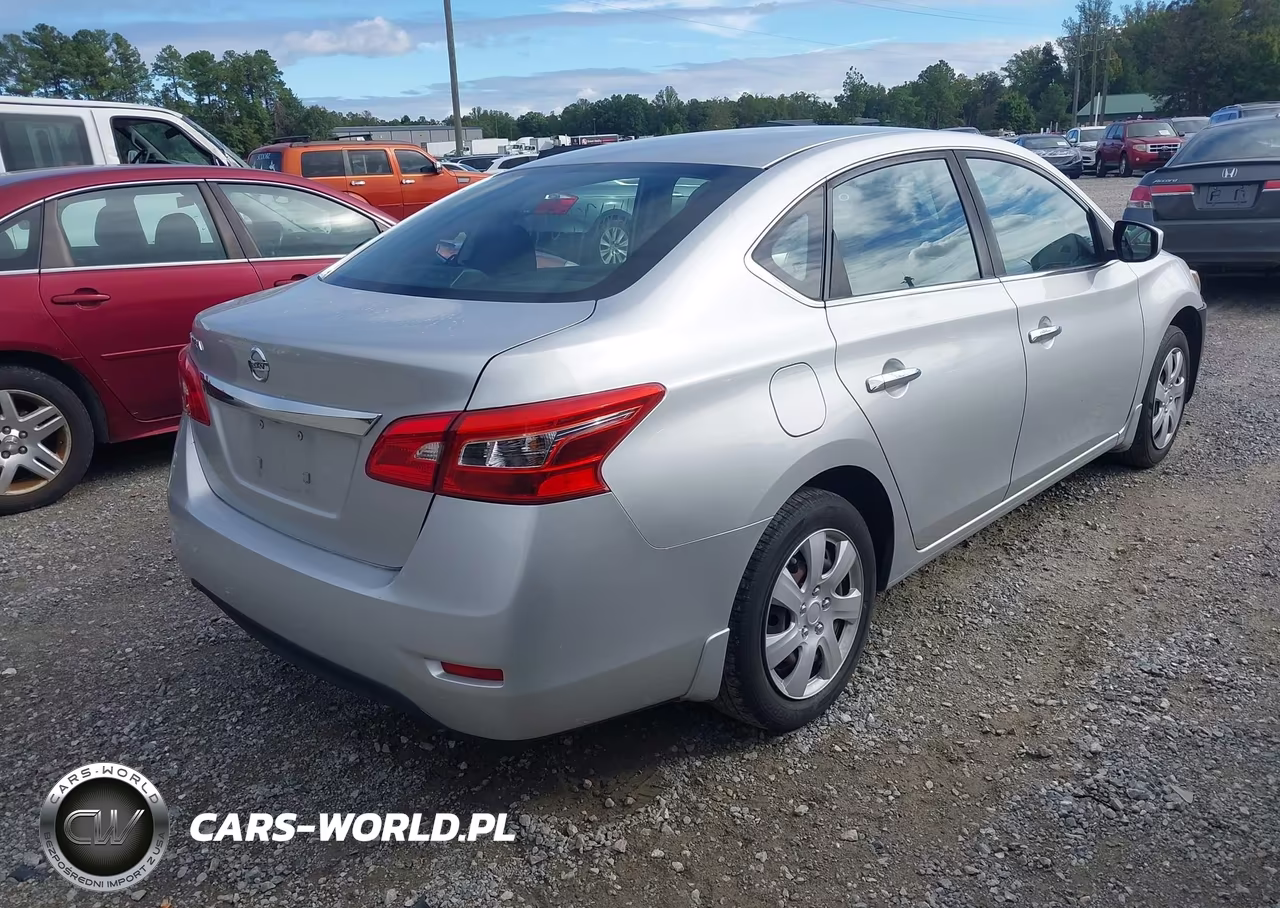 2016 Nissan Sentra S VIN:3N1AB7AP3GY304039 - 4