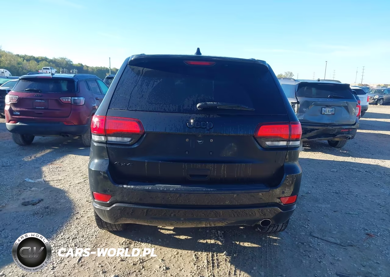 2017 Jeep Grand Cherokee Altitude 4X4 VIN:1C4RJFAG0HC744601 - 16
