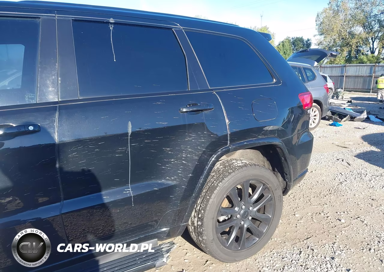 2017 Jeep Grand Cherokee Altitude 4X4 VIN:1C4RJFAG0HC744601 - 6