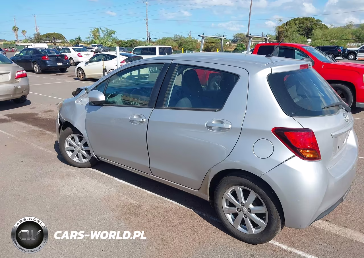 2015 Toyota Yaris Le VIN:VNKKTUD36FA024521 - 3