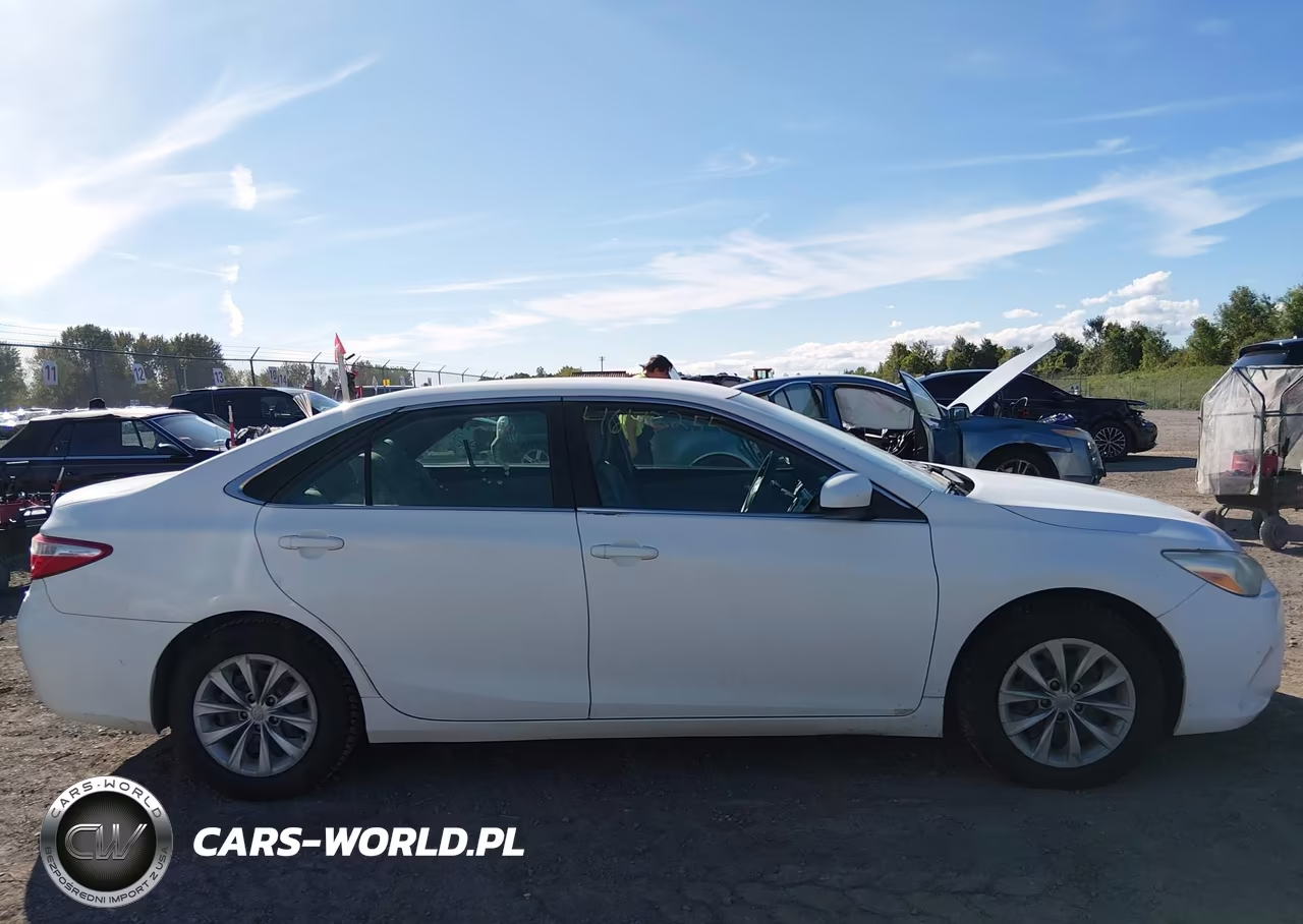 2015 Toyota Camry Le VIN:4T1BF1FK3FU050815 - 13