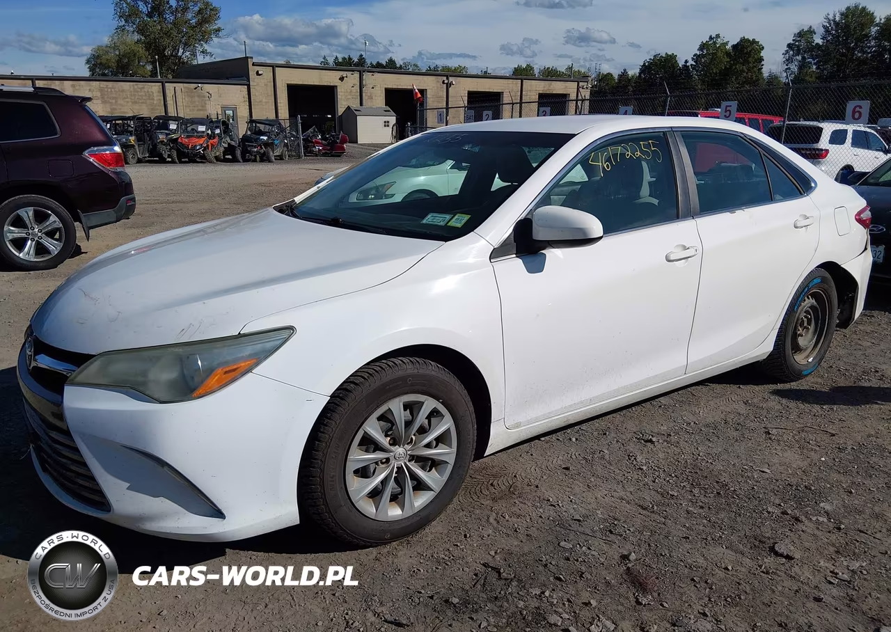 2015 Toyota Camry Le VIN:4T1BF1FK3FU050815 - 2