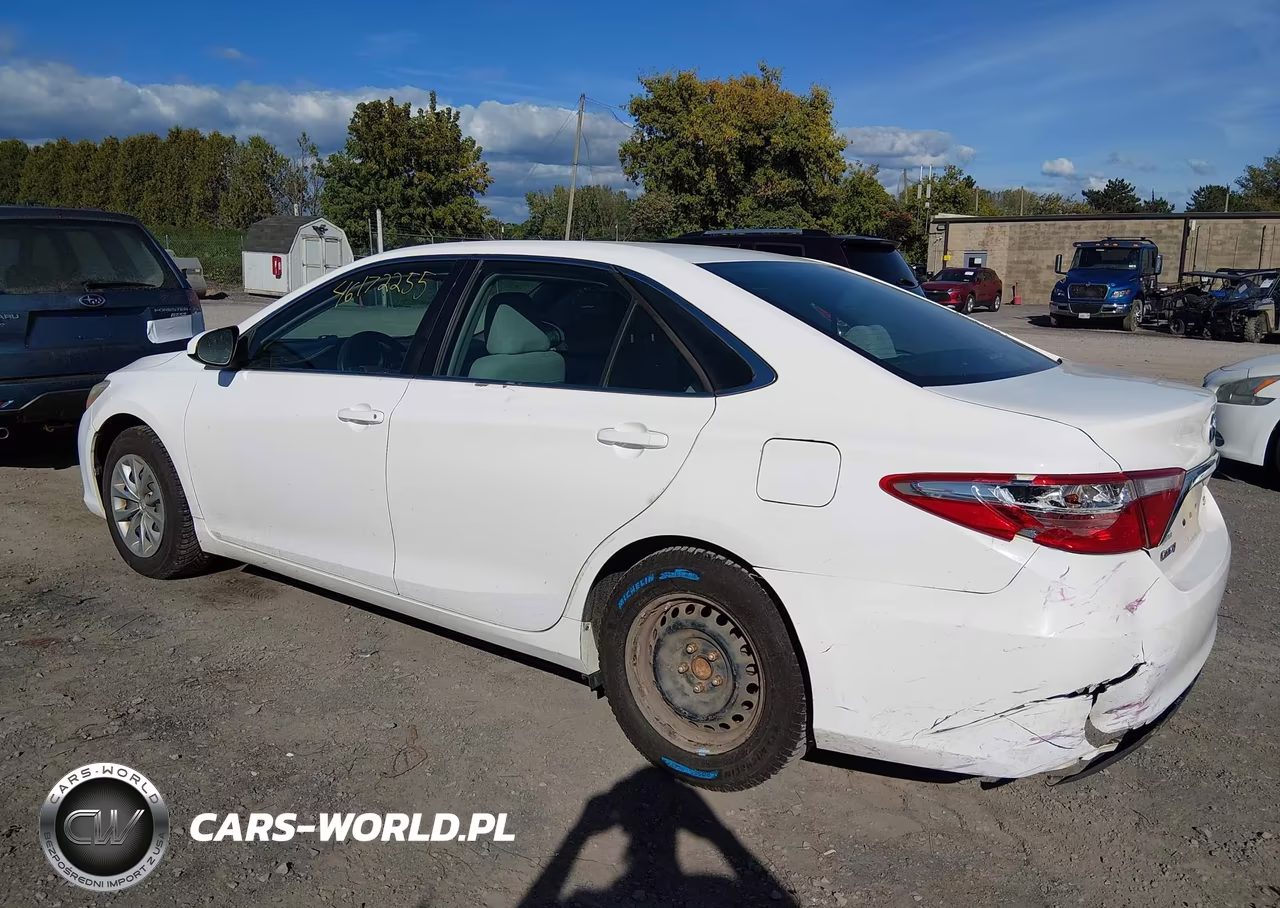 2015 Toyota Camry Le VIN:4T1BF1FK3FU050815 - 3