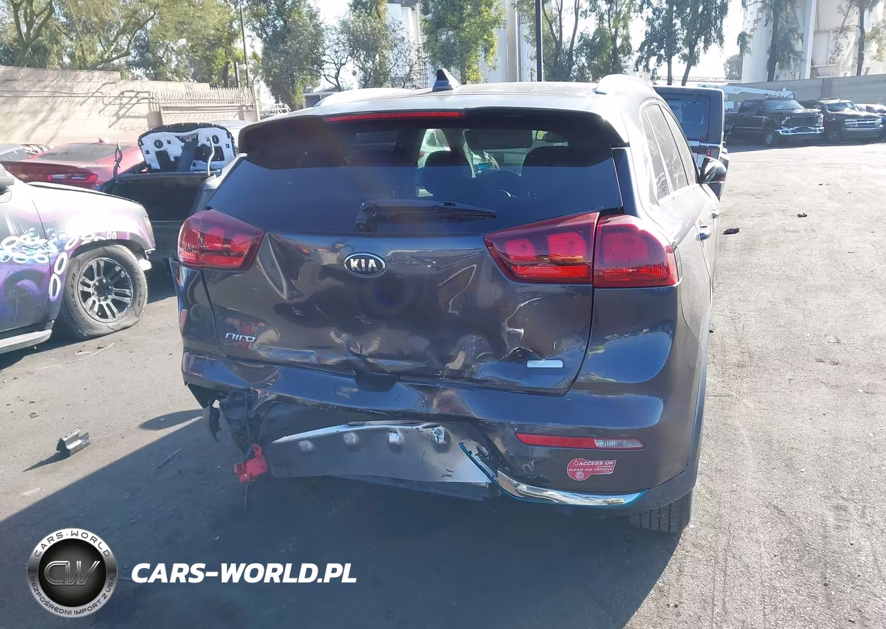 2018 Kia Niro Plug-In Hybrid Lx VIN:KNDCM3LD8J5163940 - 17