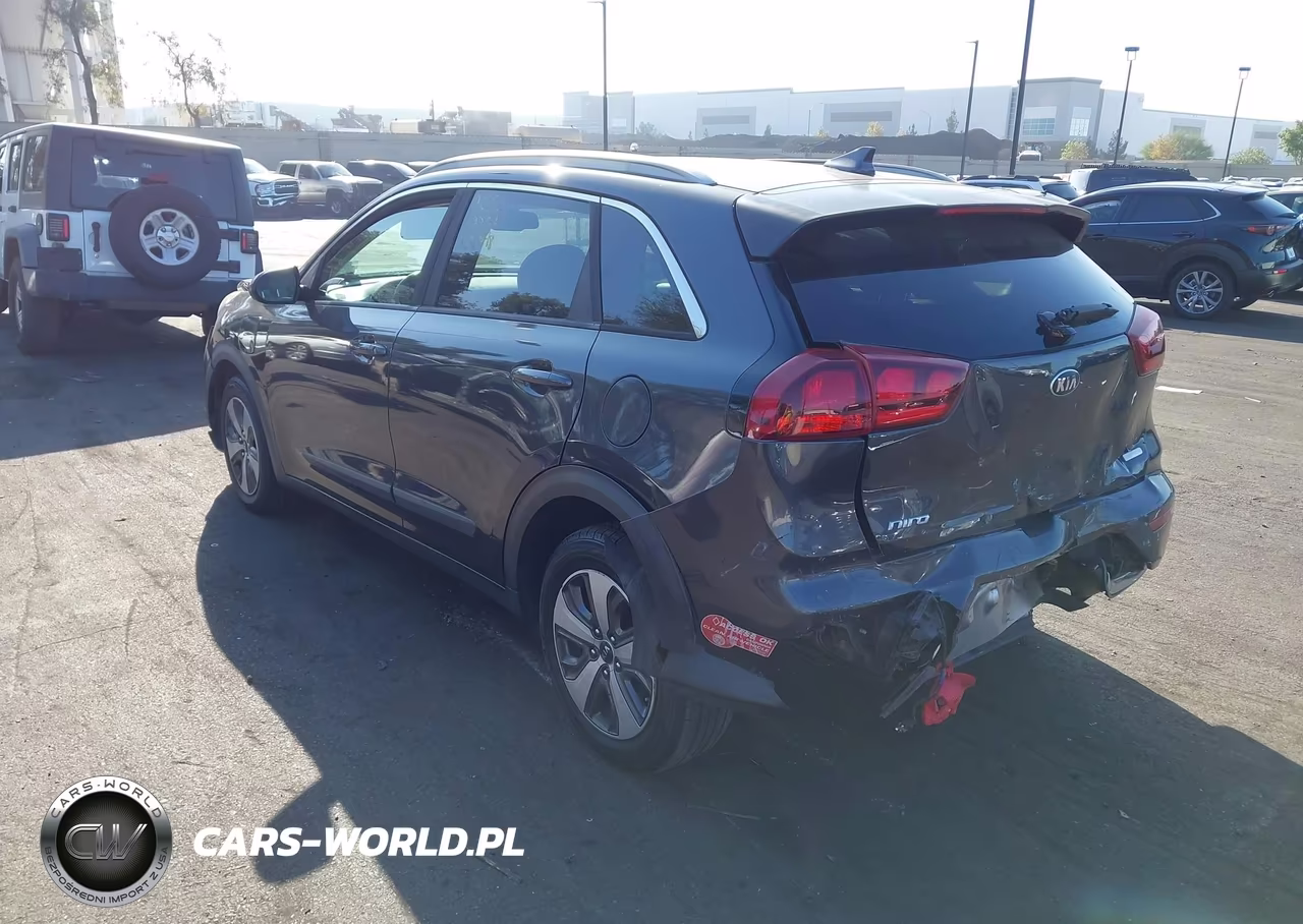 2018 Kia Niro Plug-In Hybrid Lx VIN:KNDCM3LD8J5163940 - 3
