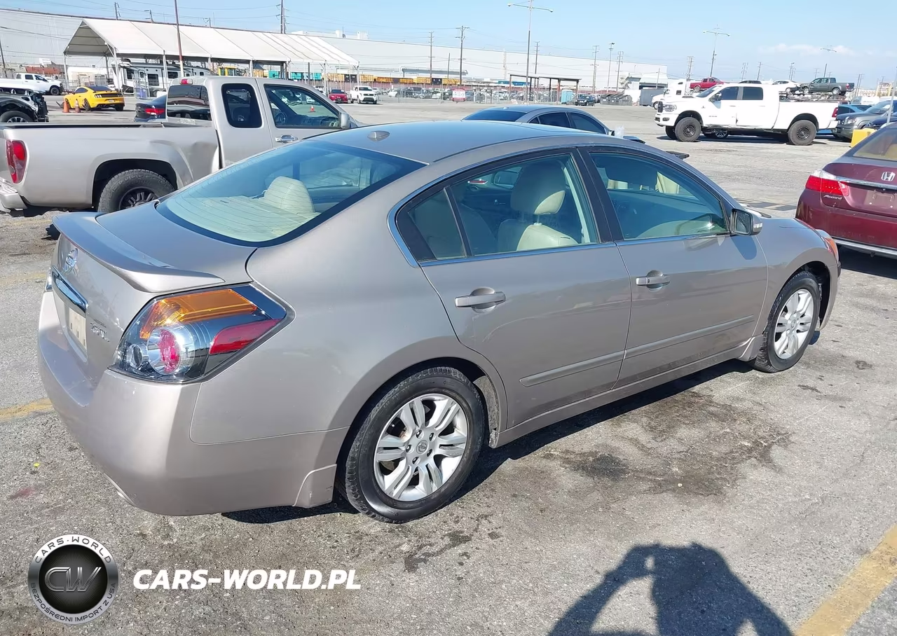 2011 Nissan Altima 2.5 S VIN:1N4AL2AP5BN468434 - 4
