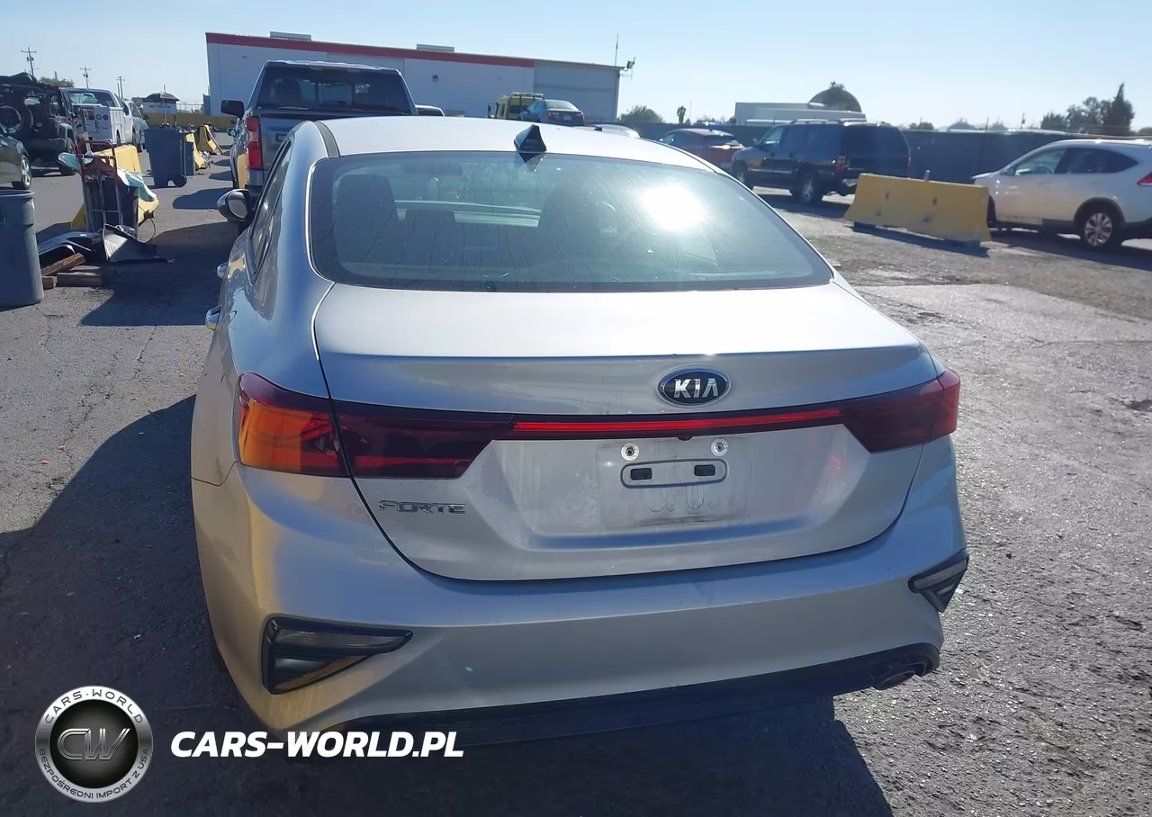 2021 Kia Forte Lxs VIN:3KPF24AD3ME286887 - 17