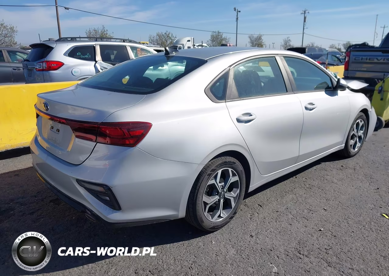 2021 Kia Forte Lxs VIN:3KPF24AD3ME286887 - 4