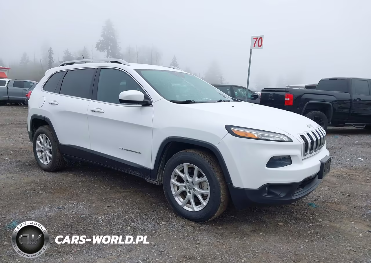 2018 Jeep Cherokee Latitude 4X4 VIN:1C4PJMCB8JD528654 - 1