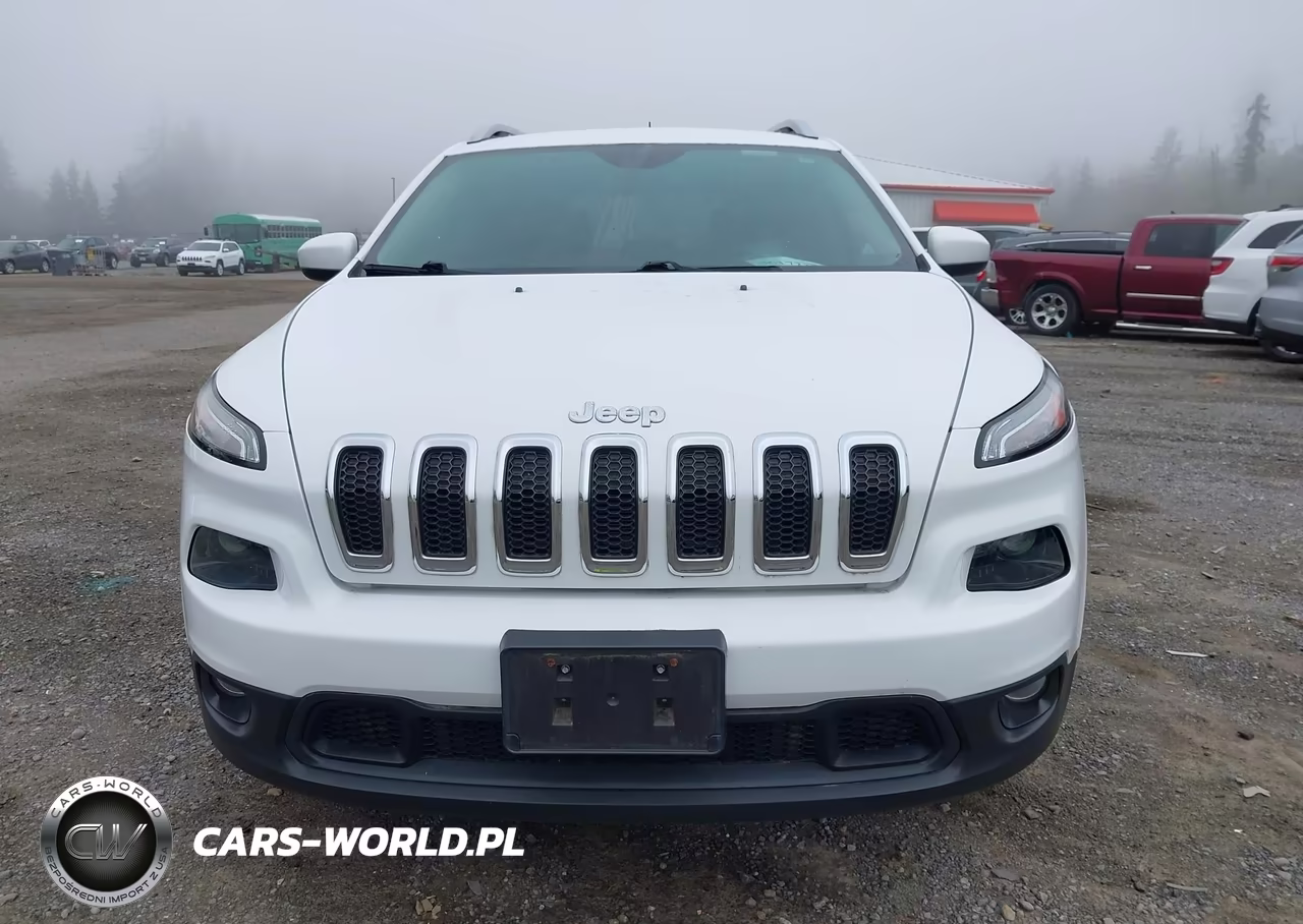 2018 Jeep Cherokee Latitude 4X4 VIN:1C4PJMCB8JD528654 - 12