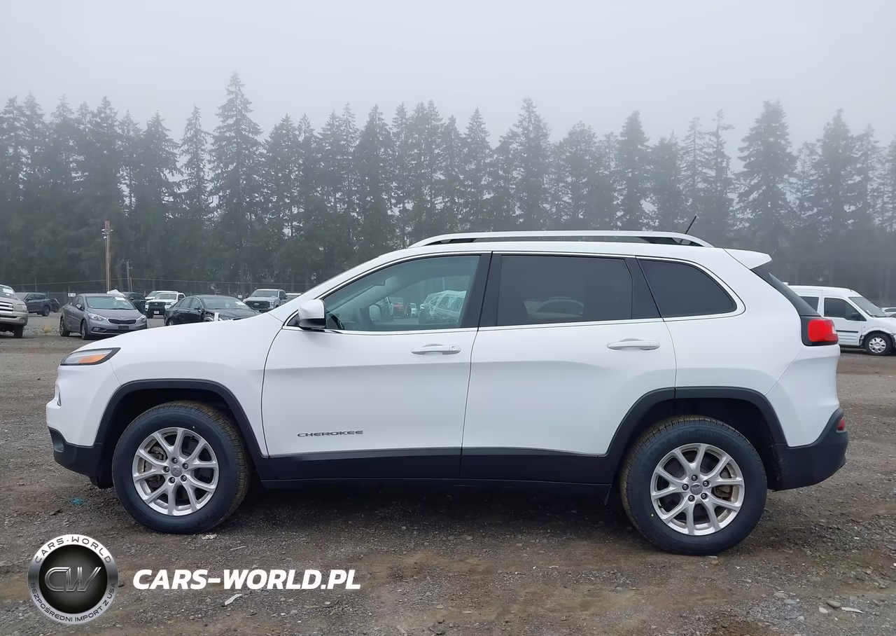 2018 Jeep Cherokee Latitude 4X4 VIN:1C4PJMCB8JD528654 - 14