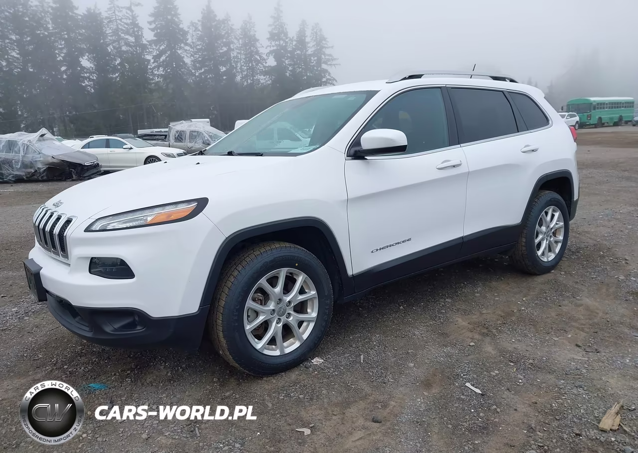 2018 Jeep Cherokee Latitude 4X4 VIN:1C4PJMCB8JD528654 - 2