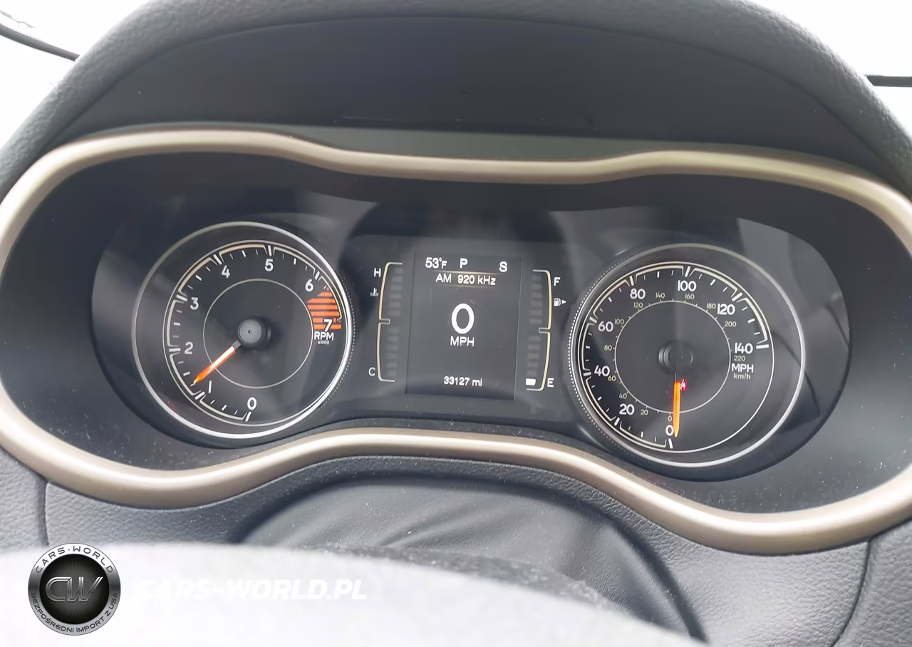 2018 Jeep Cherokee Latitude 4X4 VIN:1C4PJMCB8JD528654 - 7