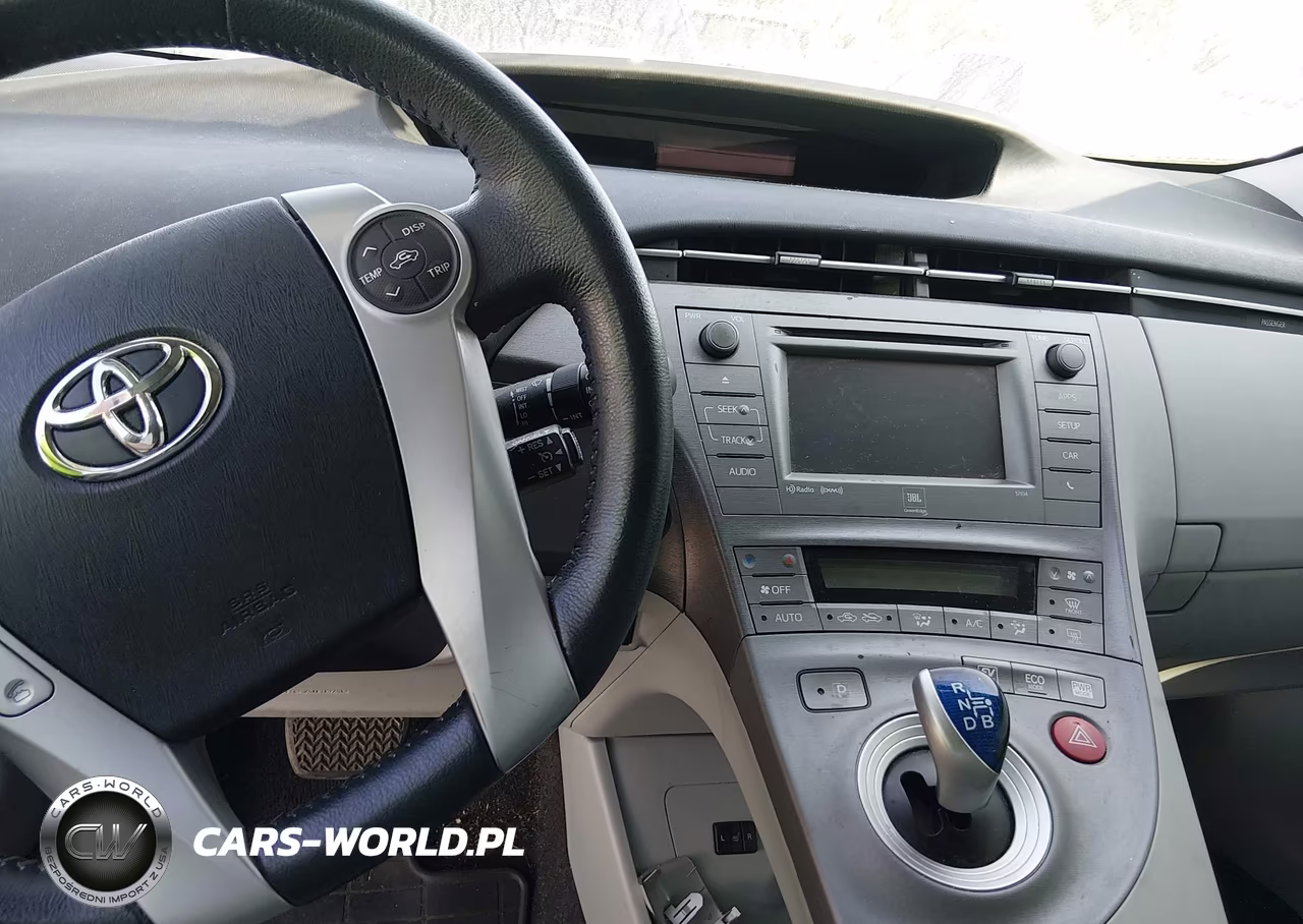 2015 Toyota Prius Four VIN:JTDKN3DU1F1914138 - 18