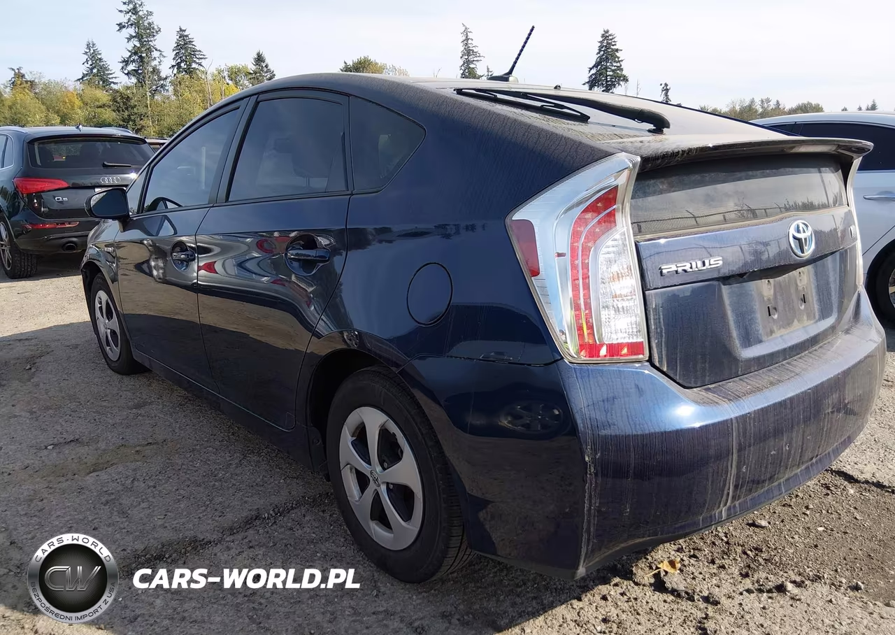 2015 Toyota Prius Four VIN:JTDKN3DU1F1914138 - 3
