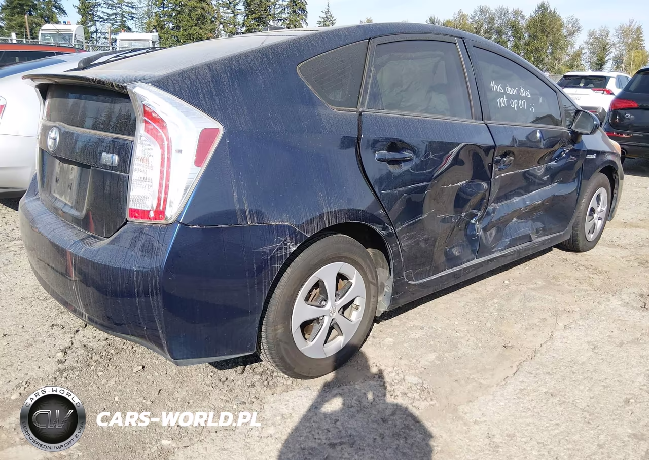 2015 Toyota Prius Four VIN:JTDKN3DU1F1914138 - 4