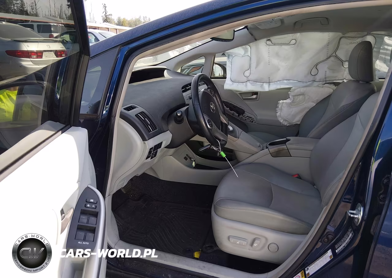 2015 Toyota Prius Four VIN:JTDKN3DU1F1914138 - 5