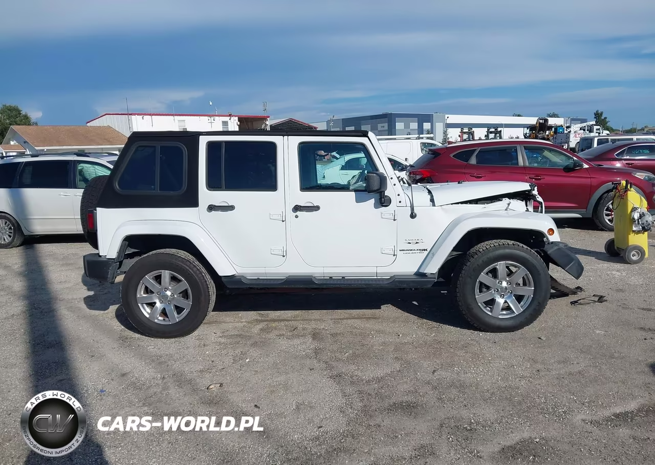 2018 Jeep Wrangler Jk Unlimited Sahara 4X4 VIN:1C4BJWEG1JL924414 - 13