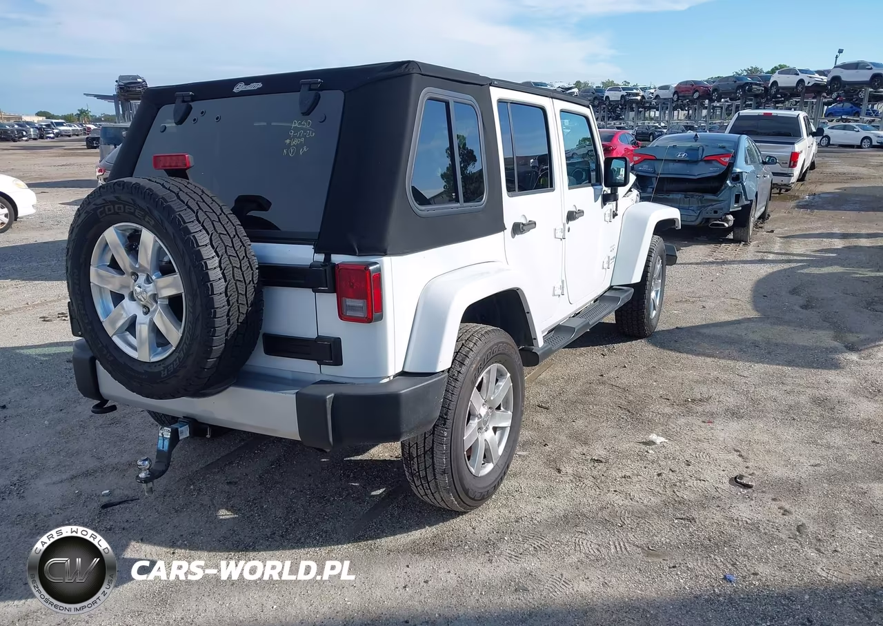 2018 Jeep Wrangler Jk Unlimited Sahara 4X4 VIN:1C4BJWEG1JL924414 - 4