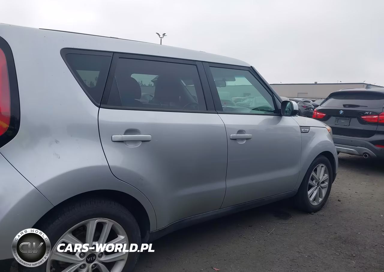 2018 Kia Soul + VIN:KNDJP3A5XJ7526995 - 14