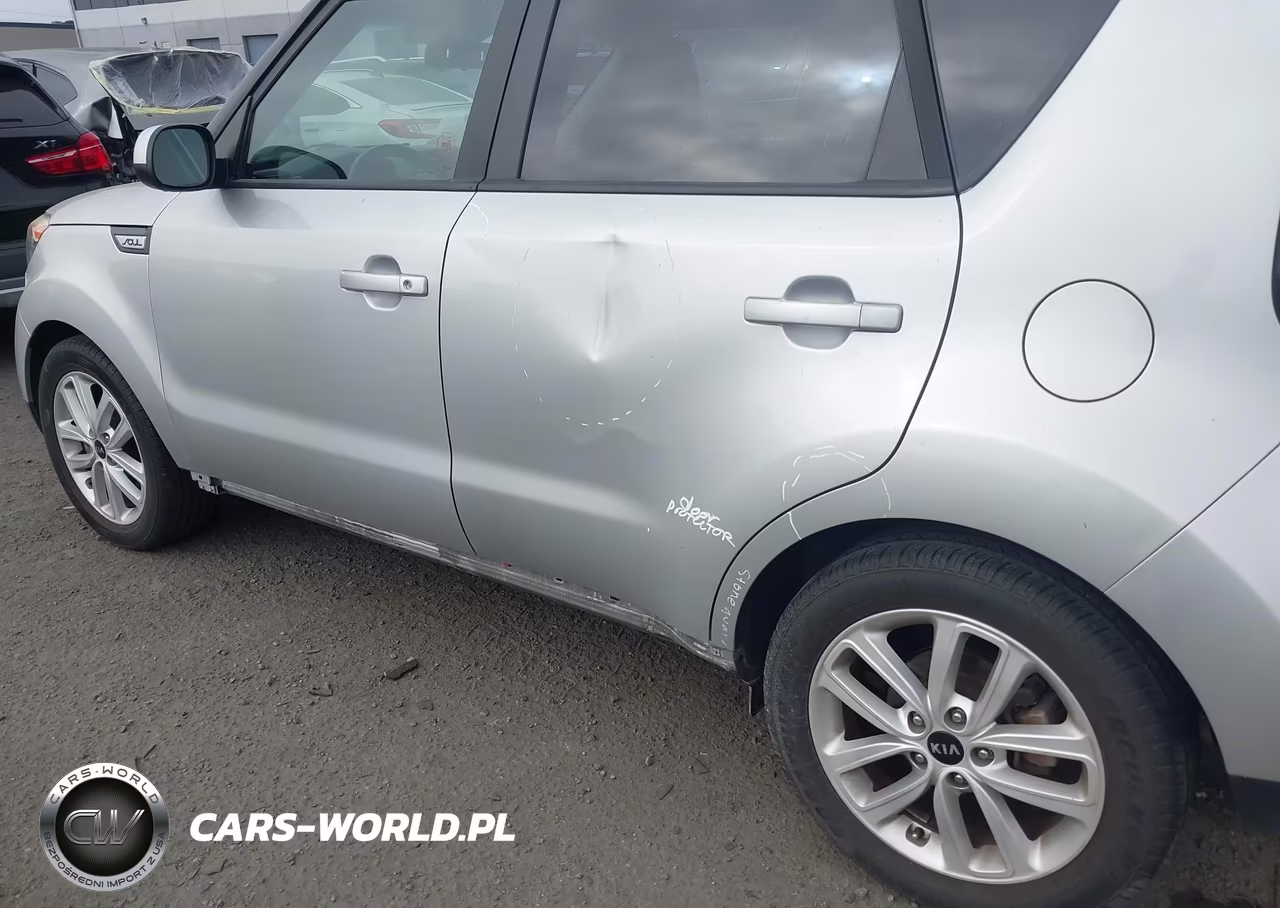 2018 Kia Soul + VIN:KNDJP3A5XJ7526995 - 6