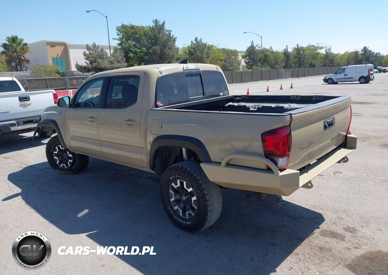 2016 Toyota Tacoma Trd Off Road VIN:3TMCZ5AN1GM010702 - 3