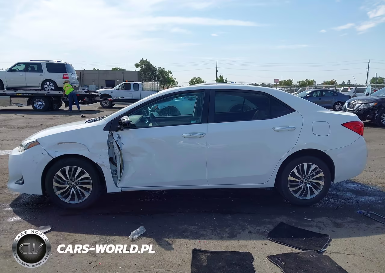 2017 Toyota Corolla Xle VIN:2T1BURHE6HC960782 - 14