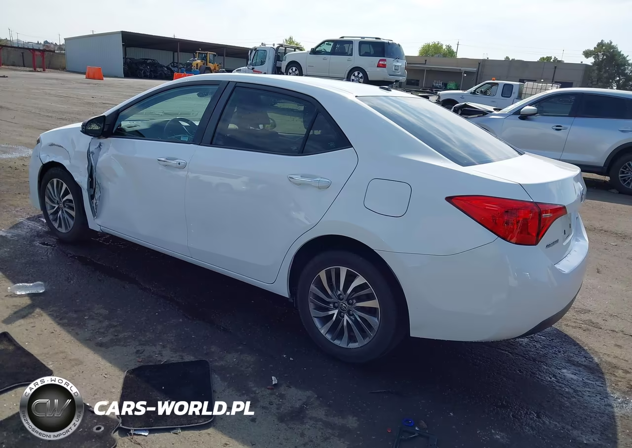 2017 Toyota Corolla Xle VIN:2T1BURHE6HC960782 - 3