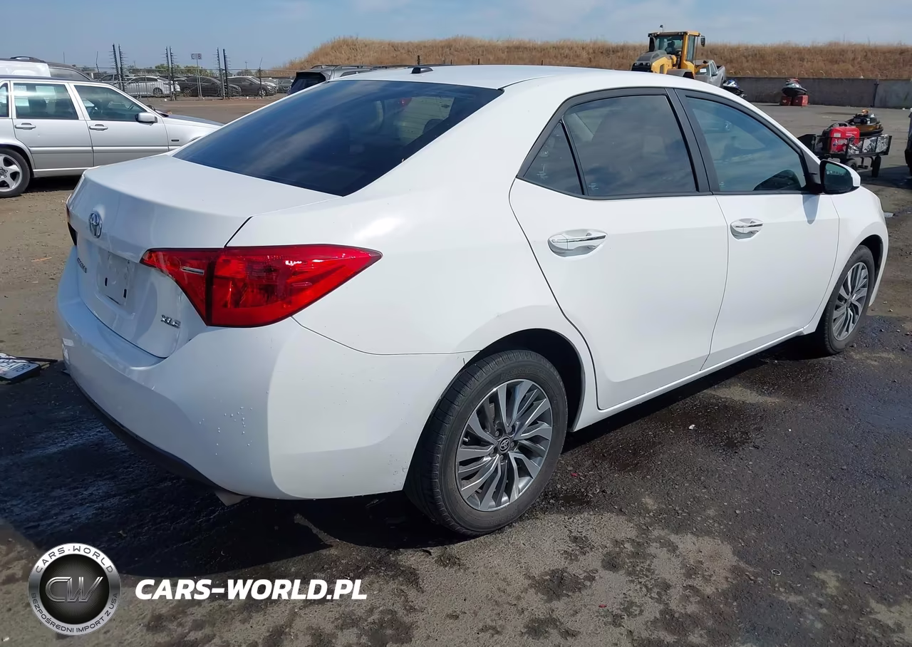 2017 Toyota Corolla Xle VIN:2T1BURHE6HC960782 - 4