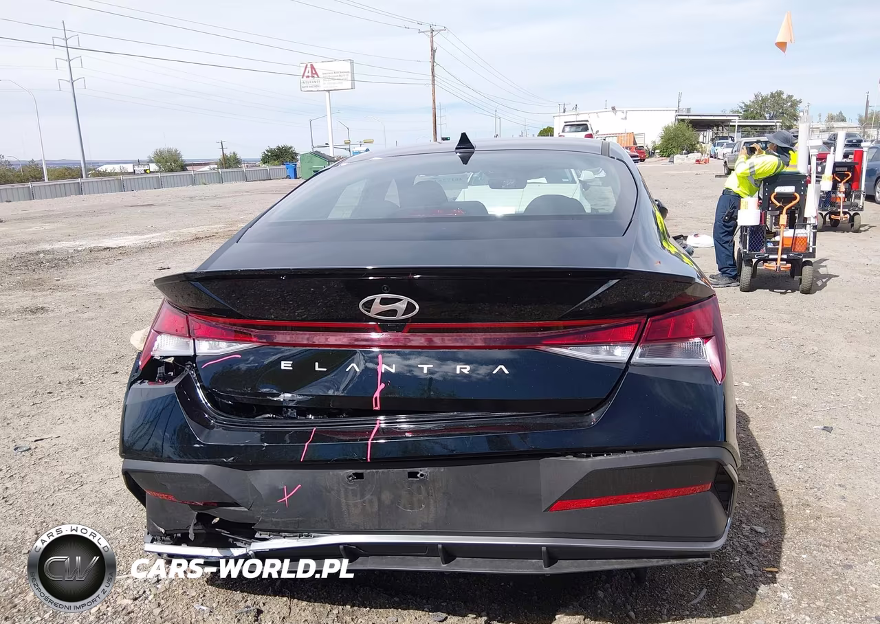 2026 Hyundai Elantra Sel Sport VIN:KMHLM4DG8TU240857 - 16