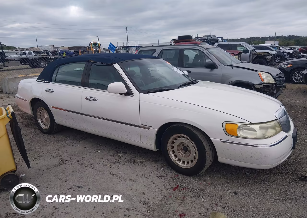 1998 Lincoln Town Car Executive VIN:1LNFM81W8WY657036 - 13