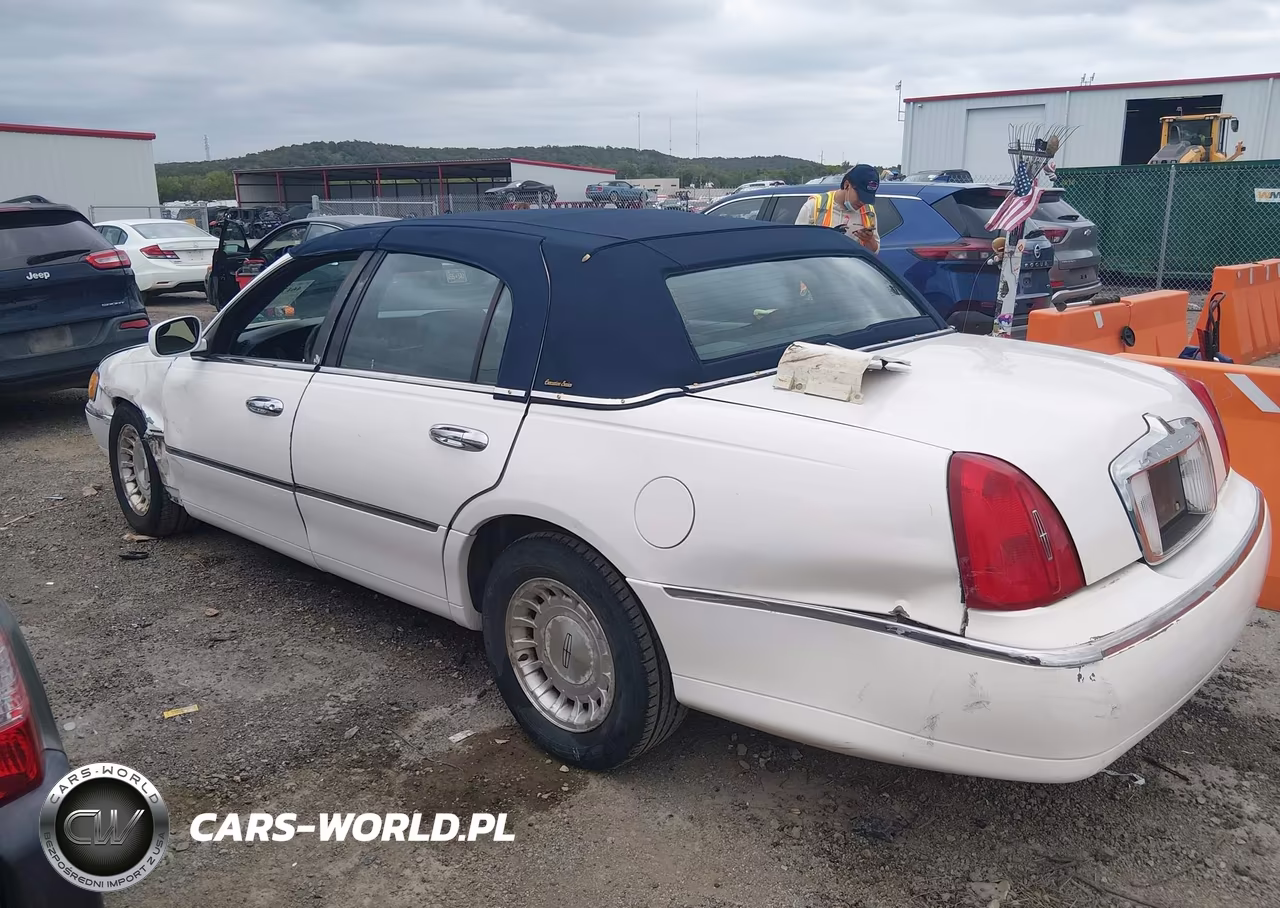 1998 Lincoln Town Car Executive VIN:1LNFM81W8WY657036 - 14