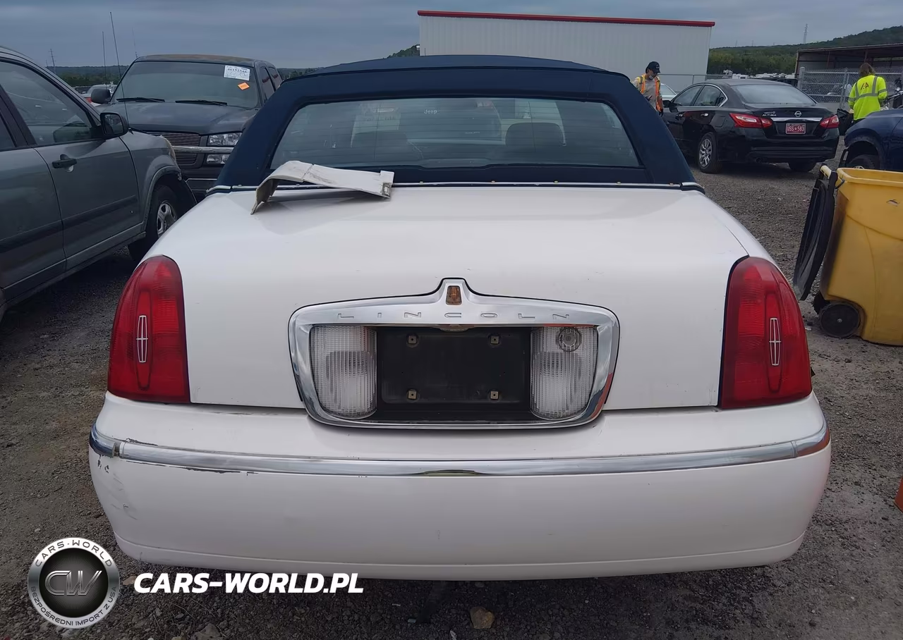 1998 Lincoln Town Car Executive VIN:1LNFM81W8WY657036 - 16