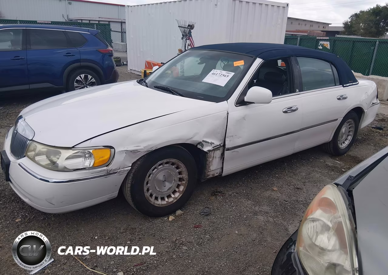 1998 Lincoln Town Car Executive VIN:1LNFM81W8WY657036 - 2
