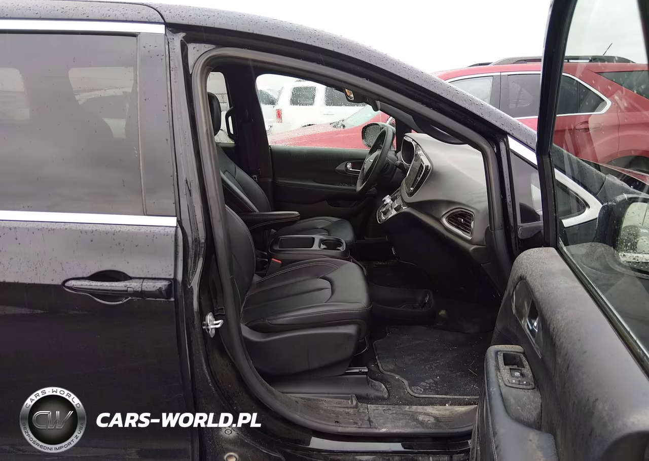 2025 Chrysler Pacifica Select VIN:2C4RC1BG8SR600790 - 5