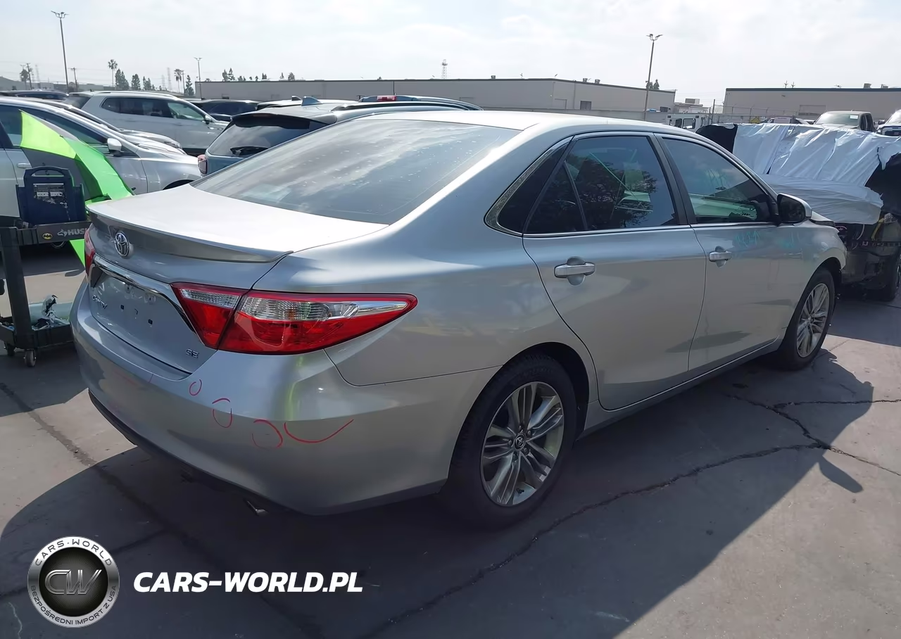 2016 Toyota Camry Se VIN:4T1BF1FK8GU118222 - 4