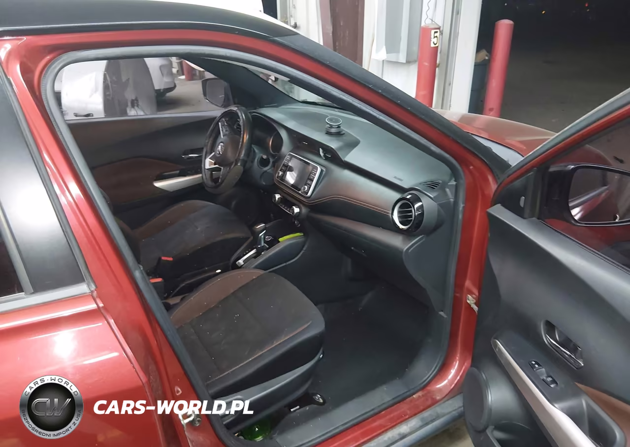 2019 Nissan Kicks Sr VIN:3N1CP5CU8KL519729 - 5