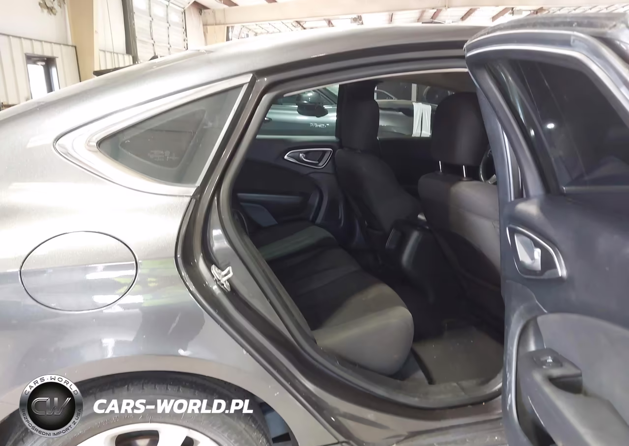 2015 Chrysler 200 Limited VIN:1C3CCCAB2FN679405 - 8
