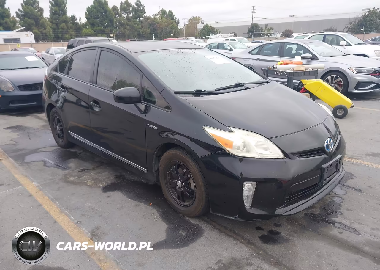 2015 Toyota Prius Two – zdjęcie 1 z 17