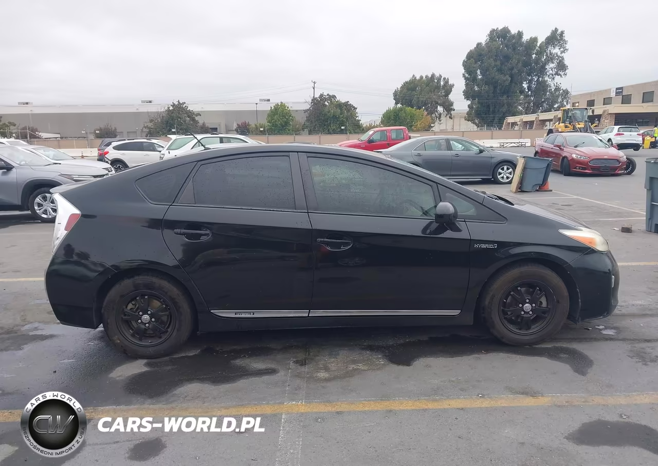 2015 Toyota Prius Two VIN:JTDKN3DU4F1897271 - 14