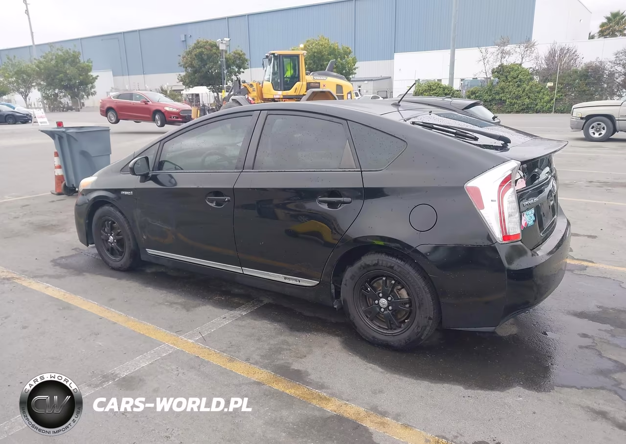 2015 Toyota Prius Two VIN:JTDKN3DU4F1897271 - 3
