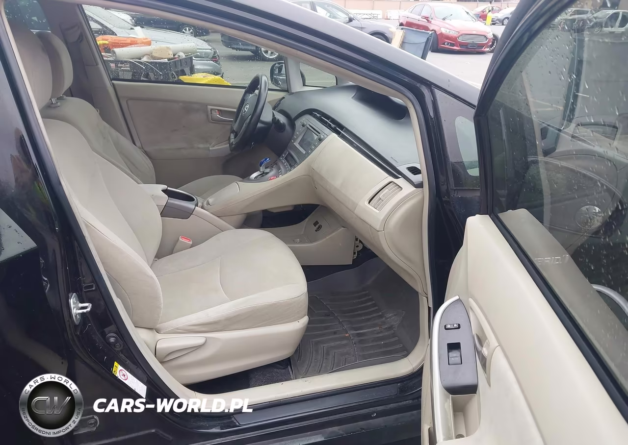 2015 Toyota Prius Two VIN:JTDKN3DU4F1897271 - 5