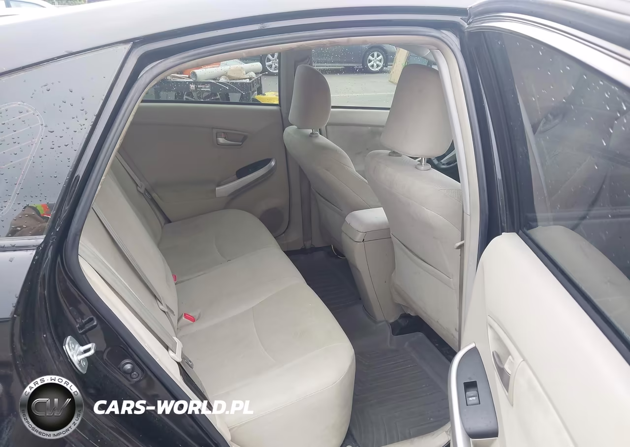 2015 Toyota Prius Two VIN:JTDKN3DU4F1897271 - 8
