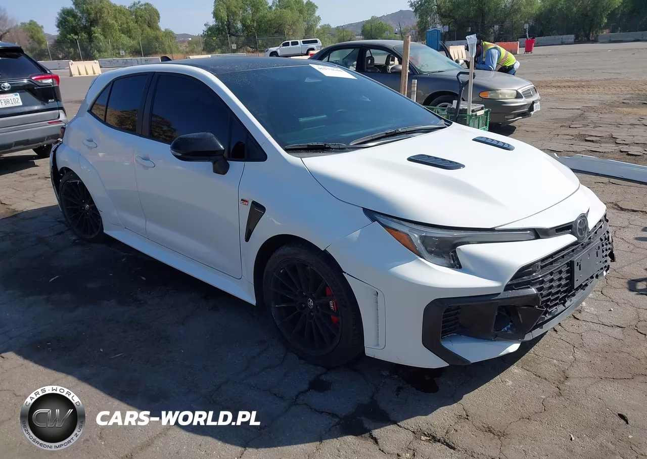 2025 Toyota Gr Corolla Premium Plus – zdjęcie 1 z 16