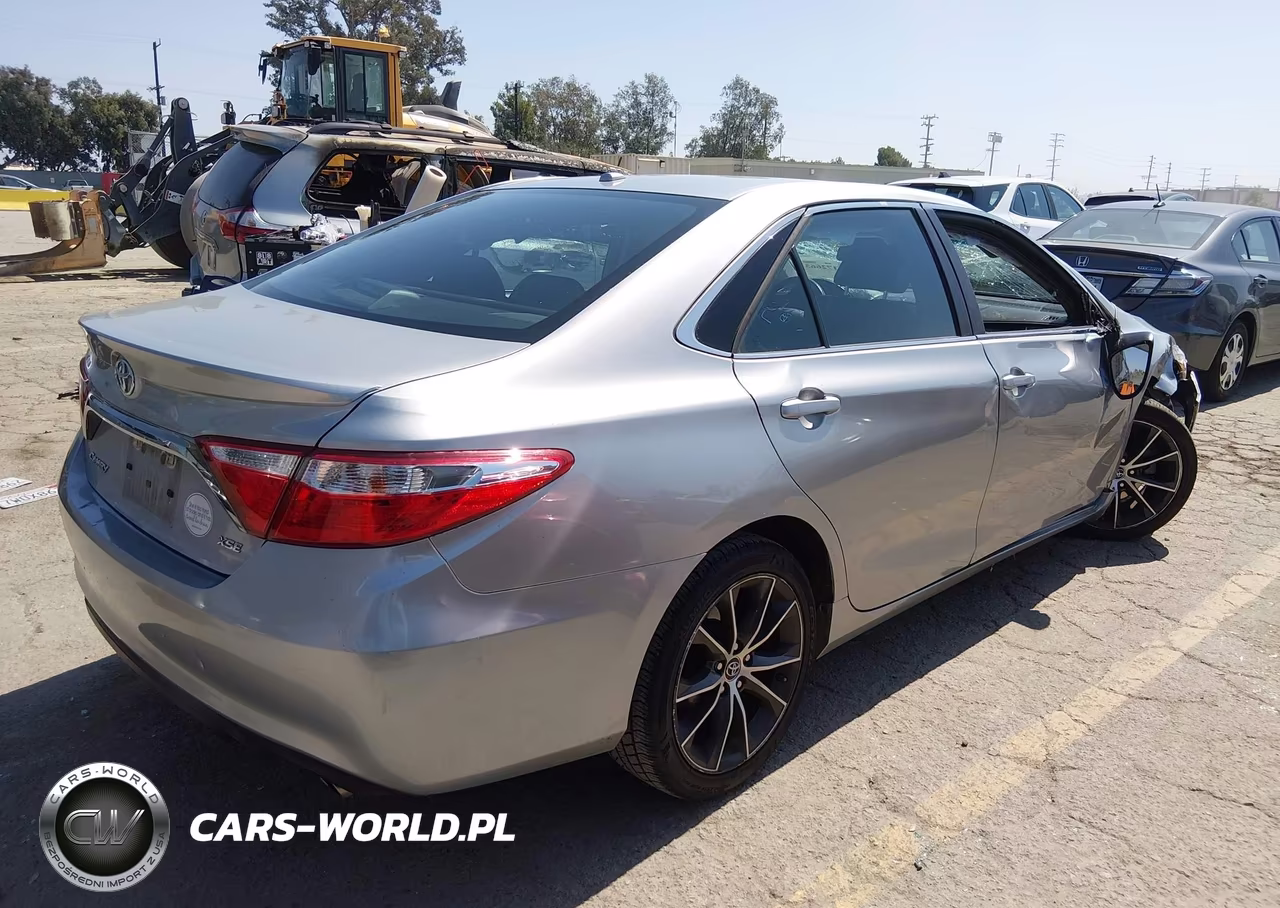 2015 Toyota Camry Xse VIN:4T1BF1FK5FU008324 - 4