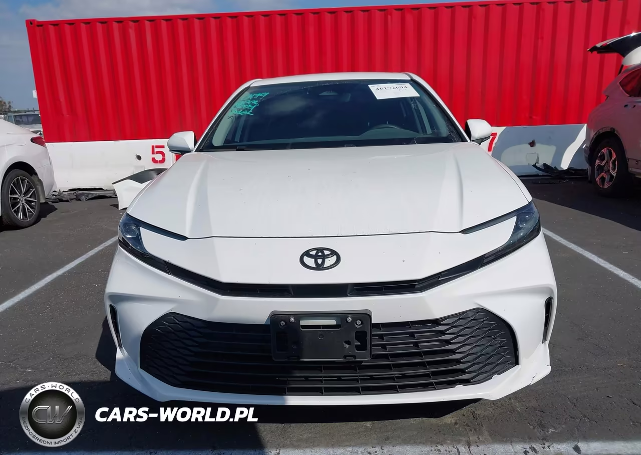 2025 Toyota Camry Le VIN:4T1DAACK5SU097818 - 13